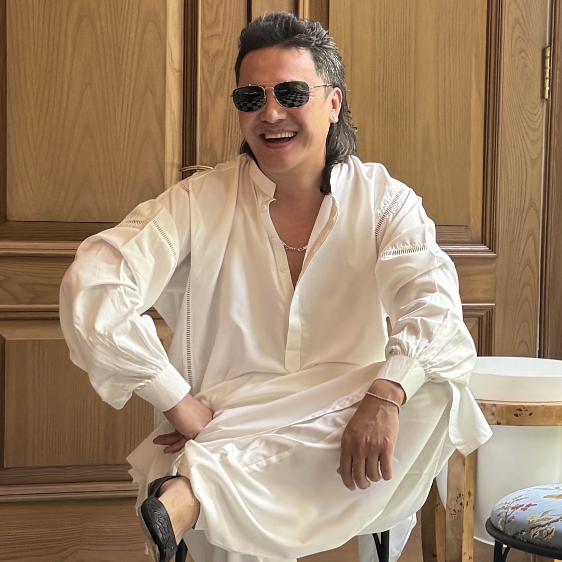 Mo by Mohsin Tawasuli